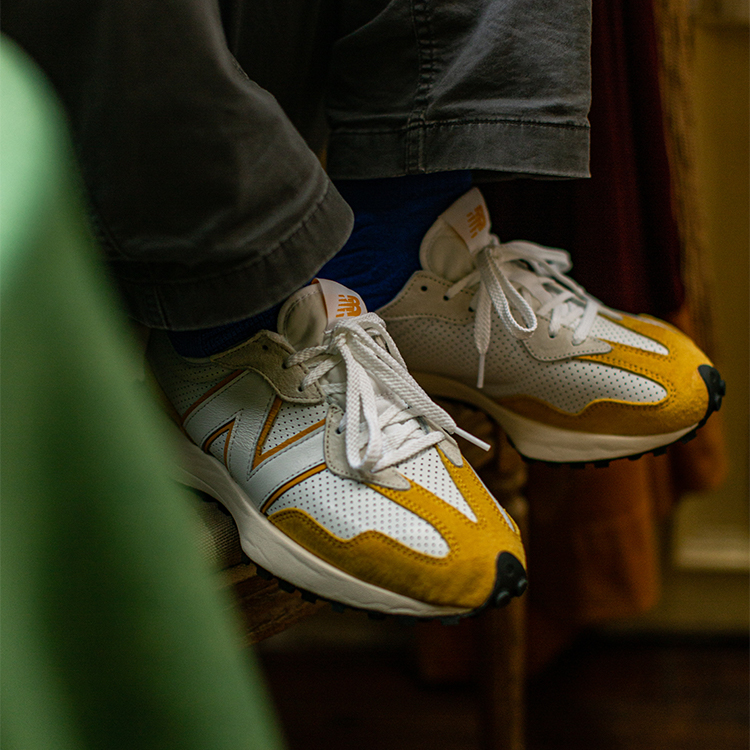 Кроссовки New Balance 327 (желтый / белый) — Жёлтый / белый — фото 7