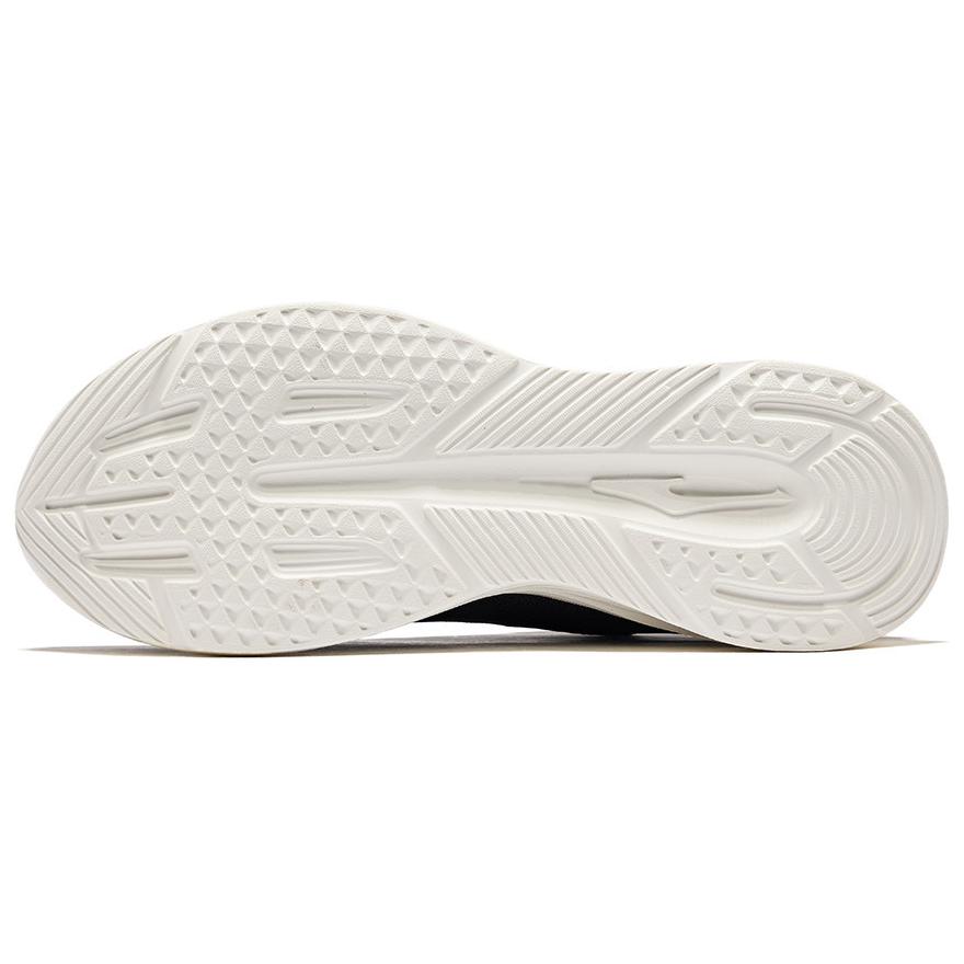 Erke Slip Resistant Abrasion Resistant Slip Resistant Abrasion Resistant Low top Casual Running Shoes Men's Black White