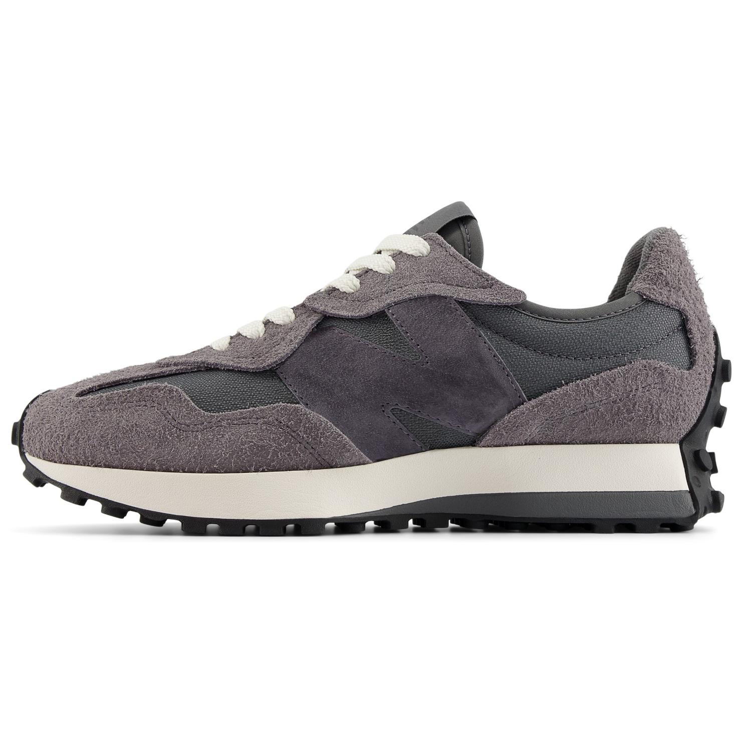 327 New Balance ‘Magnet’