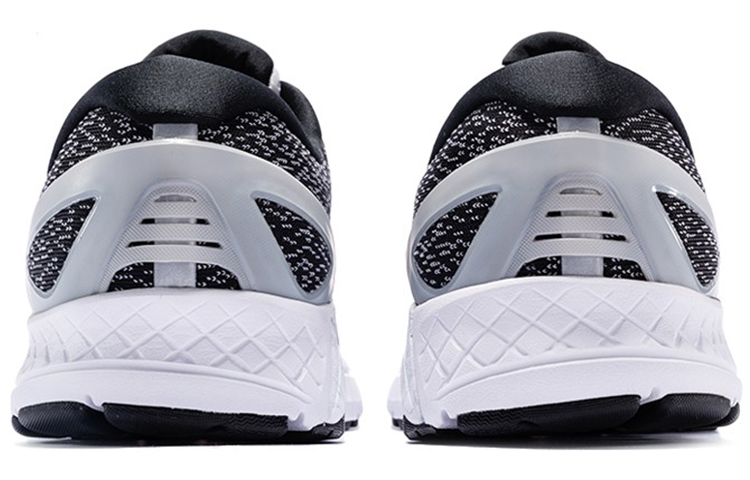 Saucony Omni ISO Mesh Breathable, Lightweight, And Slip Resistant Support