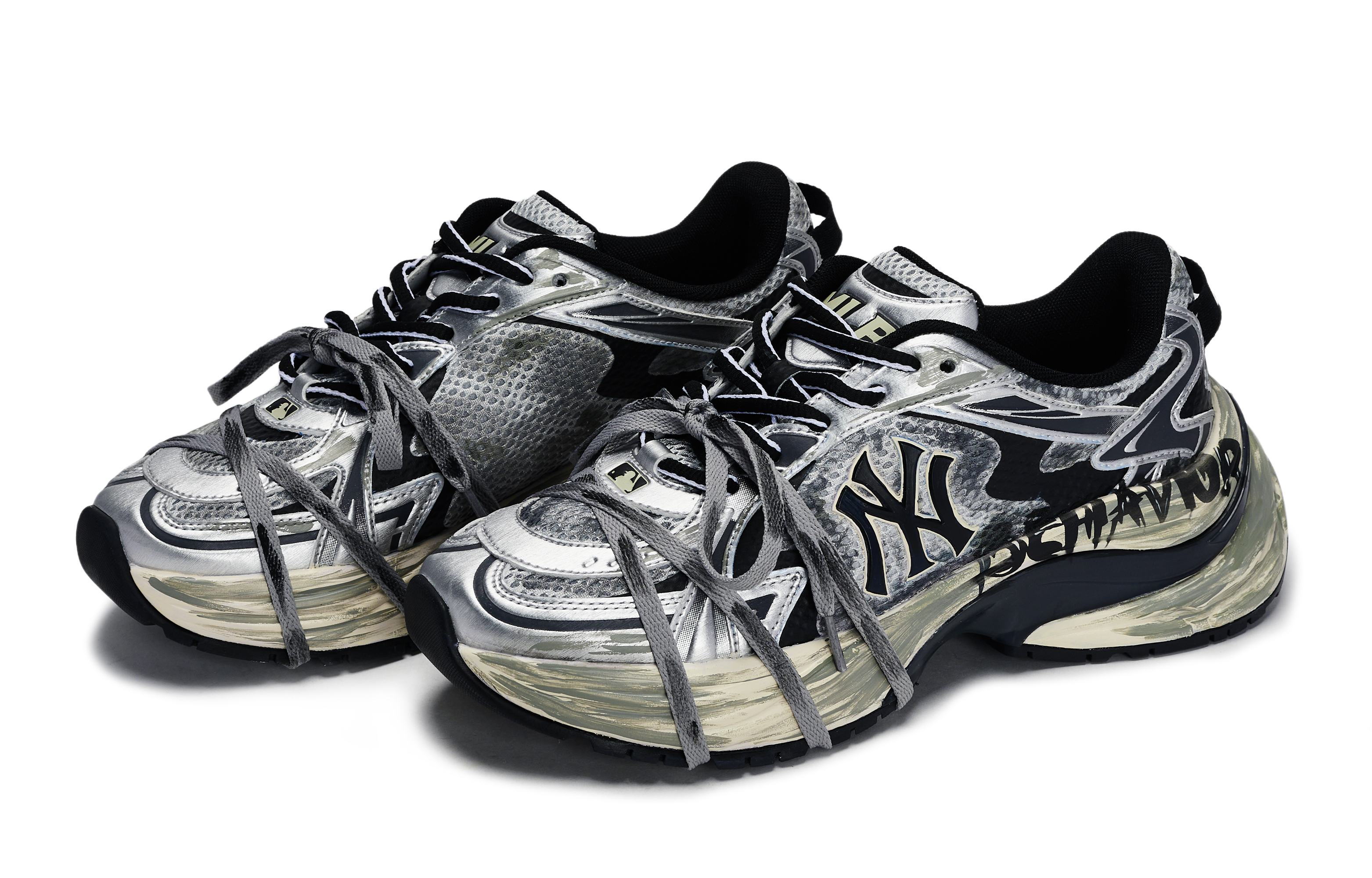 MLB New York Yankees Slip Resistant Abrasion Resistant Low top Running Shoes Unisex Black Gray Silver