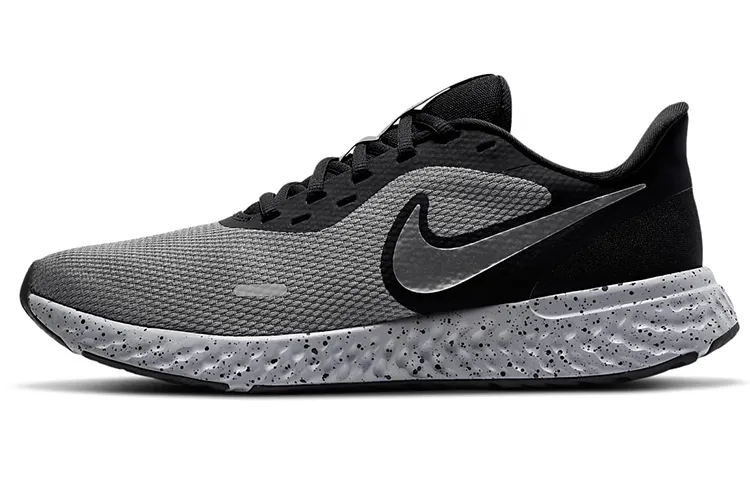 Nike Revolution 5 Premium Black Chrome