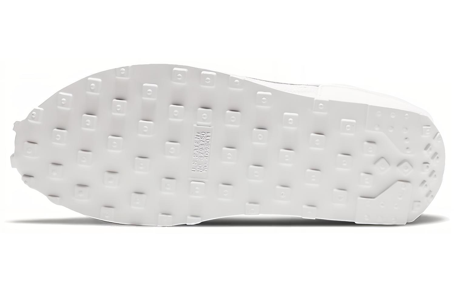 Женские кроссовки Nike Daybreak (бежево-серебряные) — фото 6