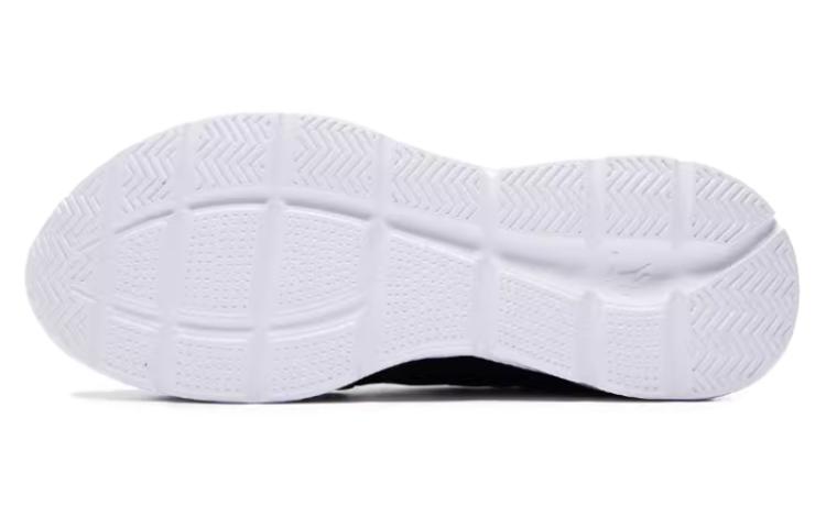 QIAODAN Cushioning Slip Resistant Low top Running Shoes Men’s Black White
