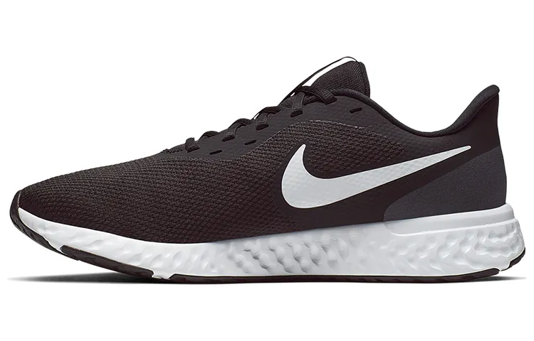 Nike Revolution 5 Extra Wide 'Black White'