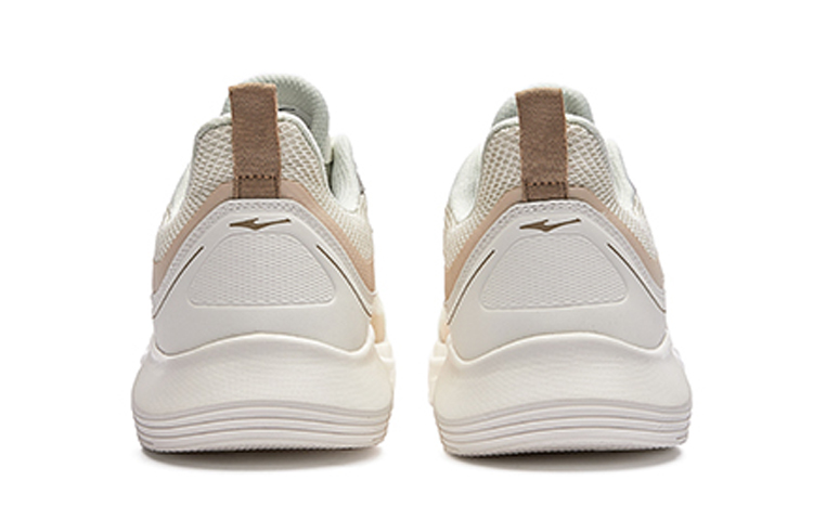 Erke Hunt Lightweight Abrasion Resistant Slip Resistant Lightweight, Wear resistant, And Non slip Low top Running Shoes