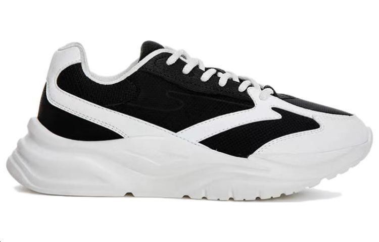 Erke Cushioning Slip Resistant Low top Running Shoes Women’s Black White