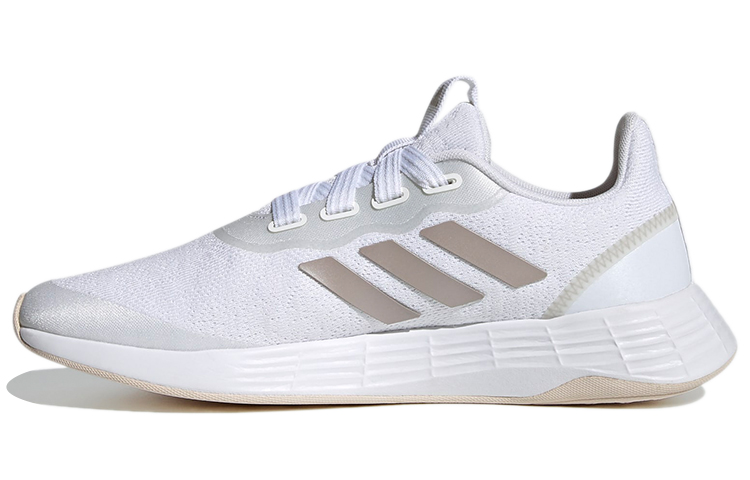 Женские кроссовки adidas Qt Racer Sport (бело-золотые)