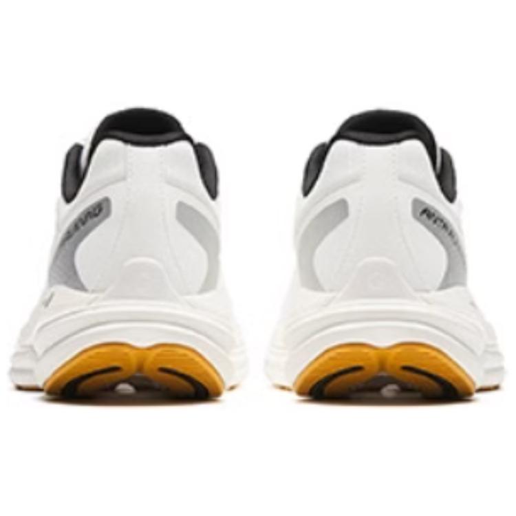 Anta Low top Running Shoes Men’s White Black