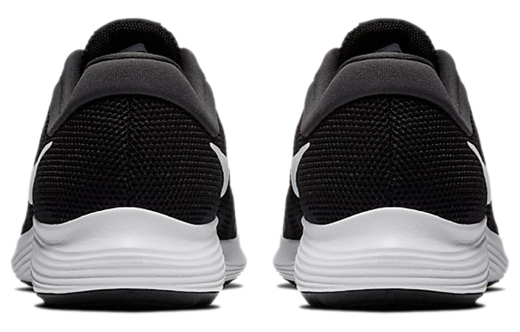 Женские кроссовки Nike REVOLUTION 4 EU (черно-белые) — фото 4