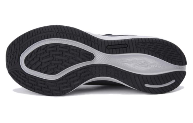 DESCENTE Slip Resistant Low top Running Shoes Unisex Black