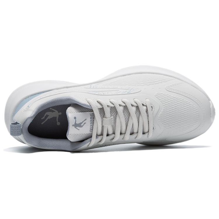 QIAODAN Abrasion Resistant Breathable Low top Casual Running Shoes Men’s Light Gray
