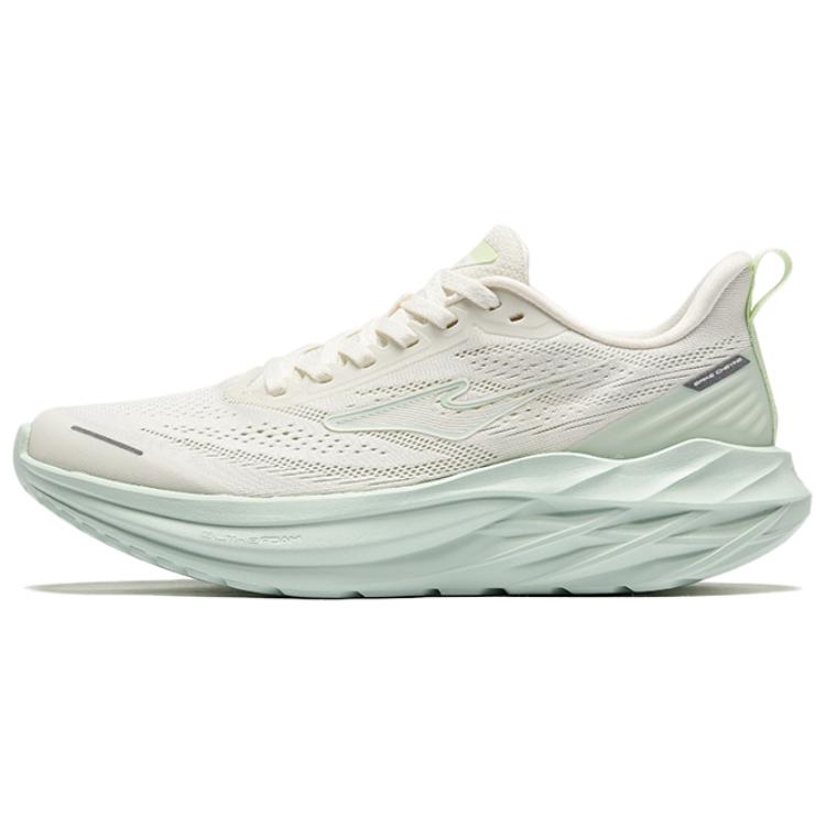 Erke Slip Resistant Abrasion Resistant Low top Casual Running Shoes Women’s White Green