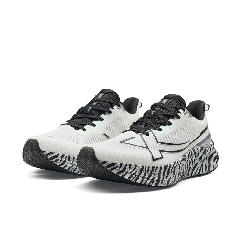 XTEP 2000km 3.0 Low top Training Sprint Physical Fitness Test & Exam Running Shoes Men’s Sail White/Black