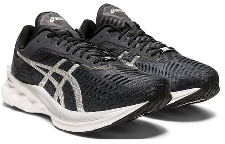 ASICS Novablast Platinum ‘Carrier Grey’