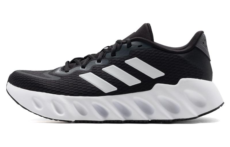 Мужские кроссовки adidas Switch Run (черно-белые)