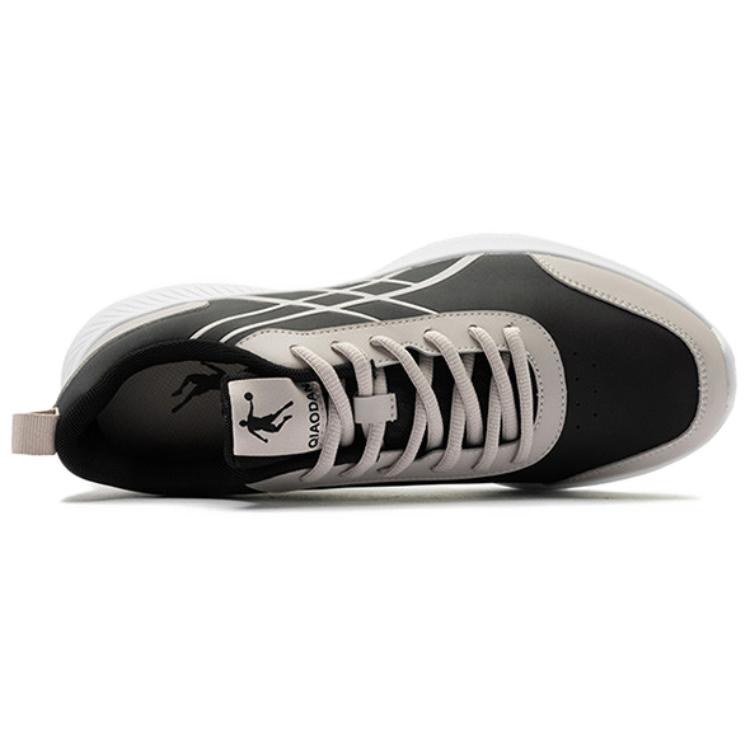 QIAODAN Slip Resistant Abrasion Resistant Low top Casual Running Shoes Men’s Black Gray
