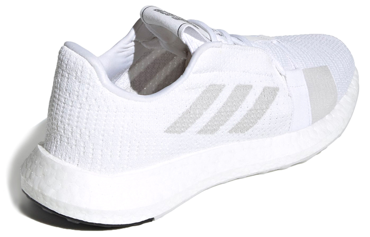Кроссовки adidas Senseboost Go (белые) — фото 4