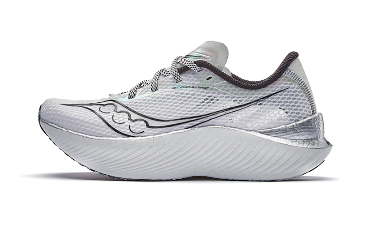 Женские кроссовки Saucony Endorphin Pro 3 (бело-черная)