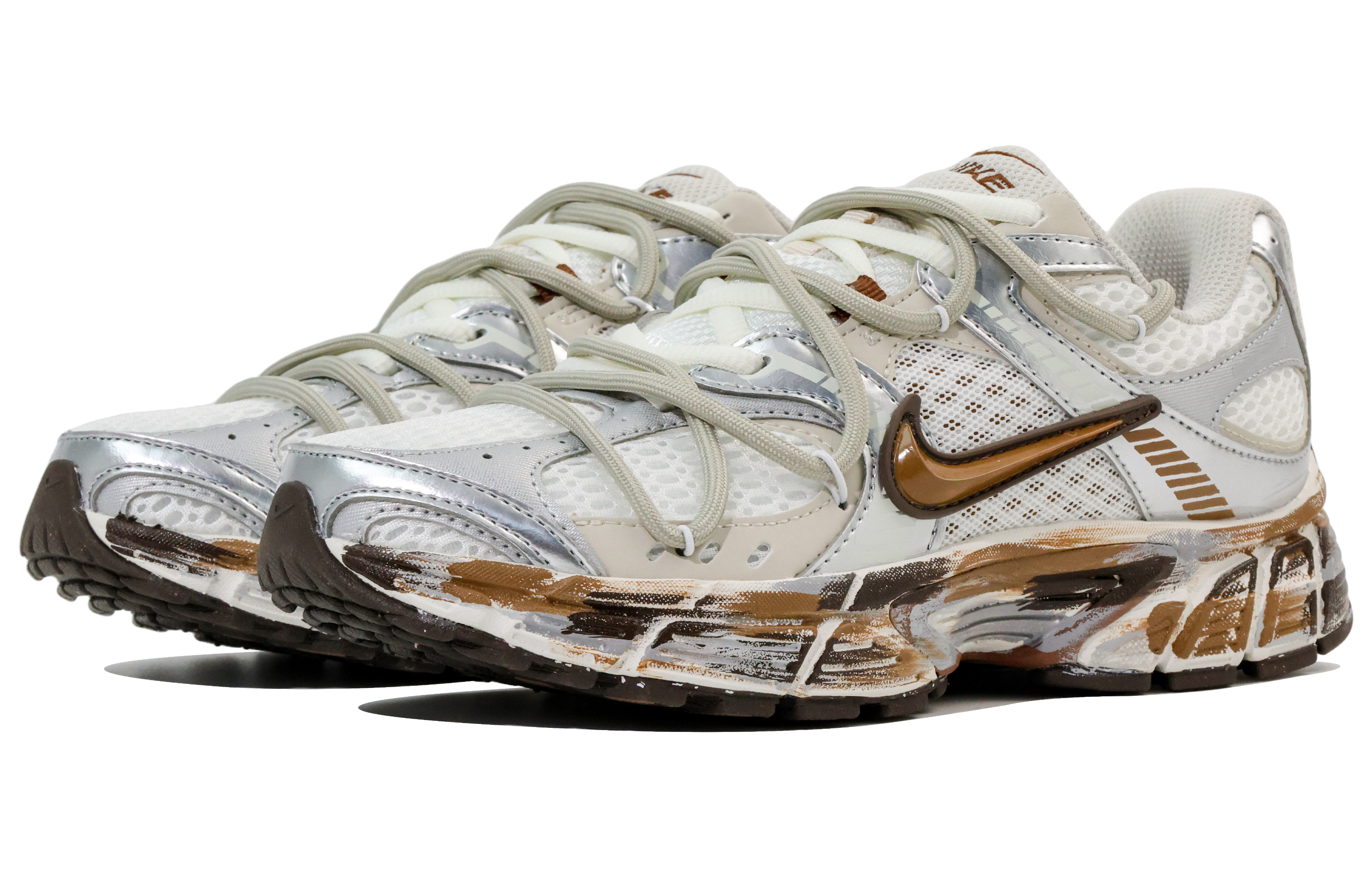 Nike V5 RNR Low top Running Shoes Women’s White Brown