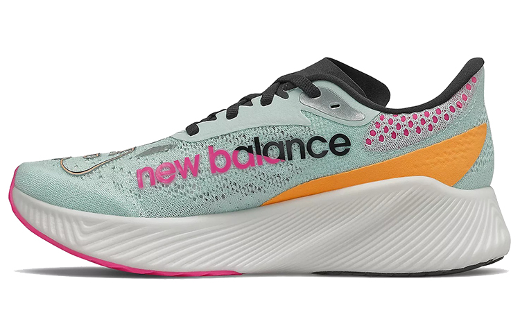 Женские кроссовки New Balance FuelCell RC Elite v2 (разноцветные)