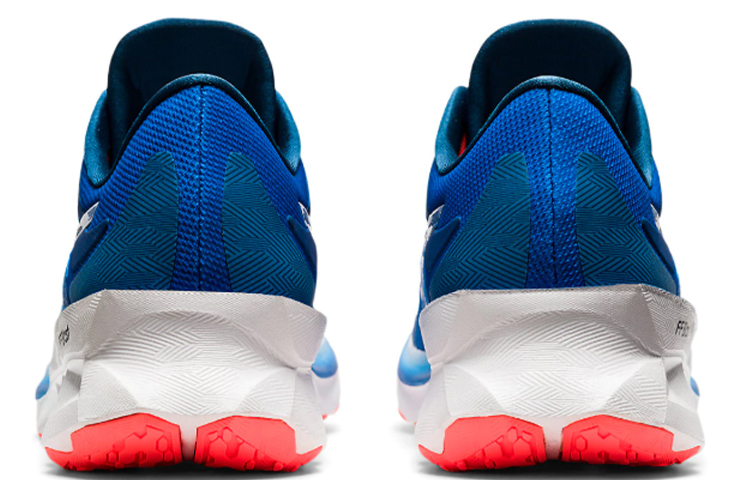 ASICS Novablast ‘Tuna Blue’