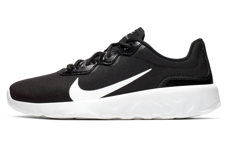 Женские кроссовки Nike Explore strada (черно-белые)
