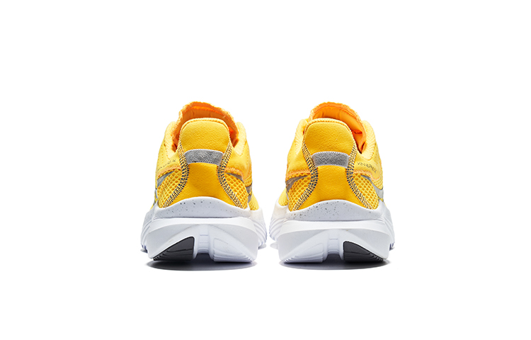 Saucony Kinvara 14 Essence Low top Running Shoes Women’s Yellow Silver