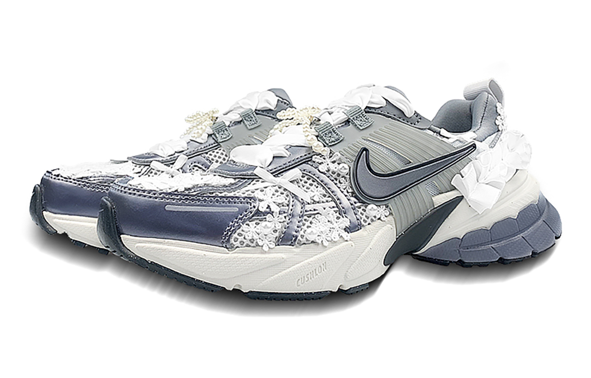 Nike V2K Run Abrasion Resistant Low top Running Shoes Women’s Gray Silver