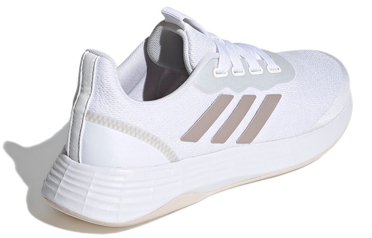 Женские кроссовки adidas Qt Racer Sport (бело-золотые) — фото 4