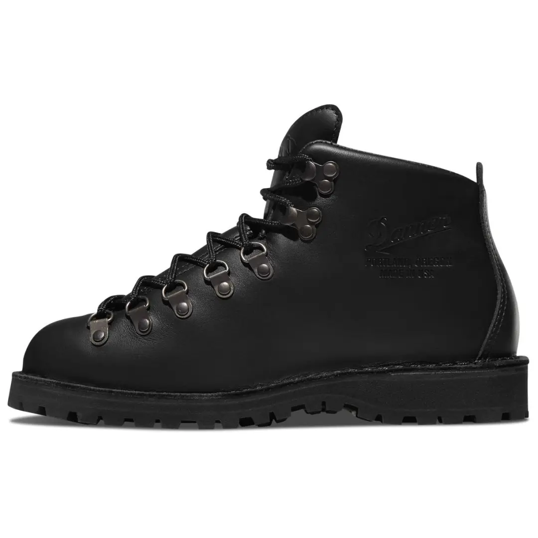 Danner Mountain Light Abrasion Resistant Slip Resistant Short Outdoor Boots Women's Black