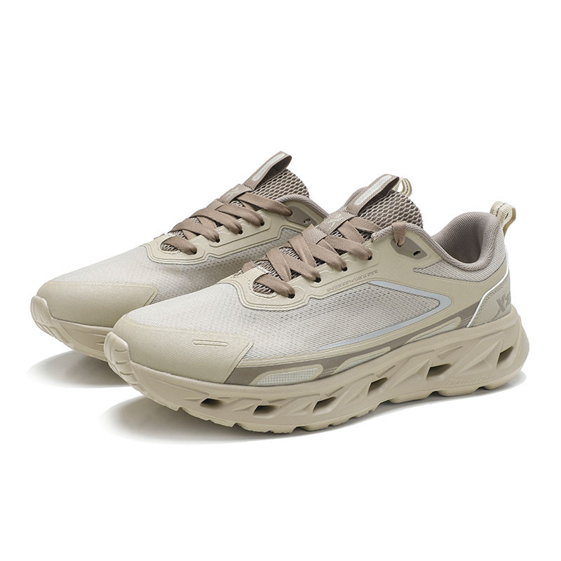 XTEP Cushioning Breathable Low top Outdoor Shoes Men’s Clay Cool Tea Brown