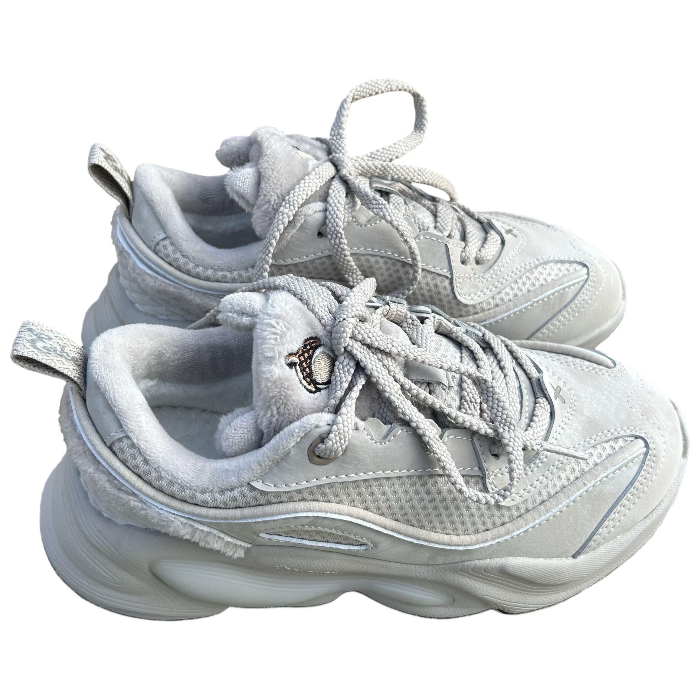 Erke Fleece Lined Fashion Comfortable Slip Resistant Thermal Low top Casual Running Shoes Women’s Gray