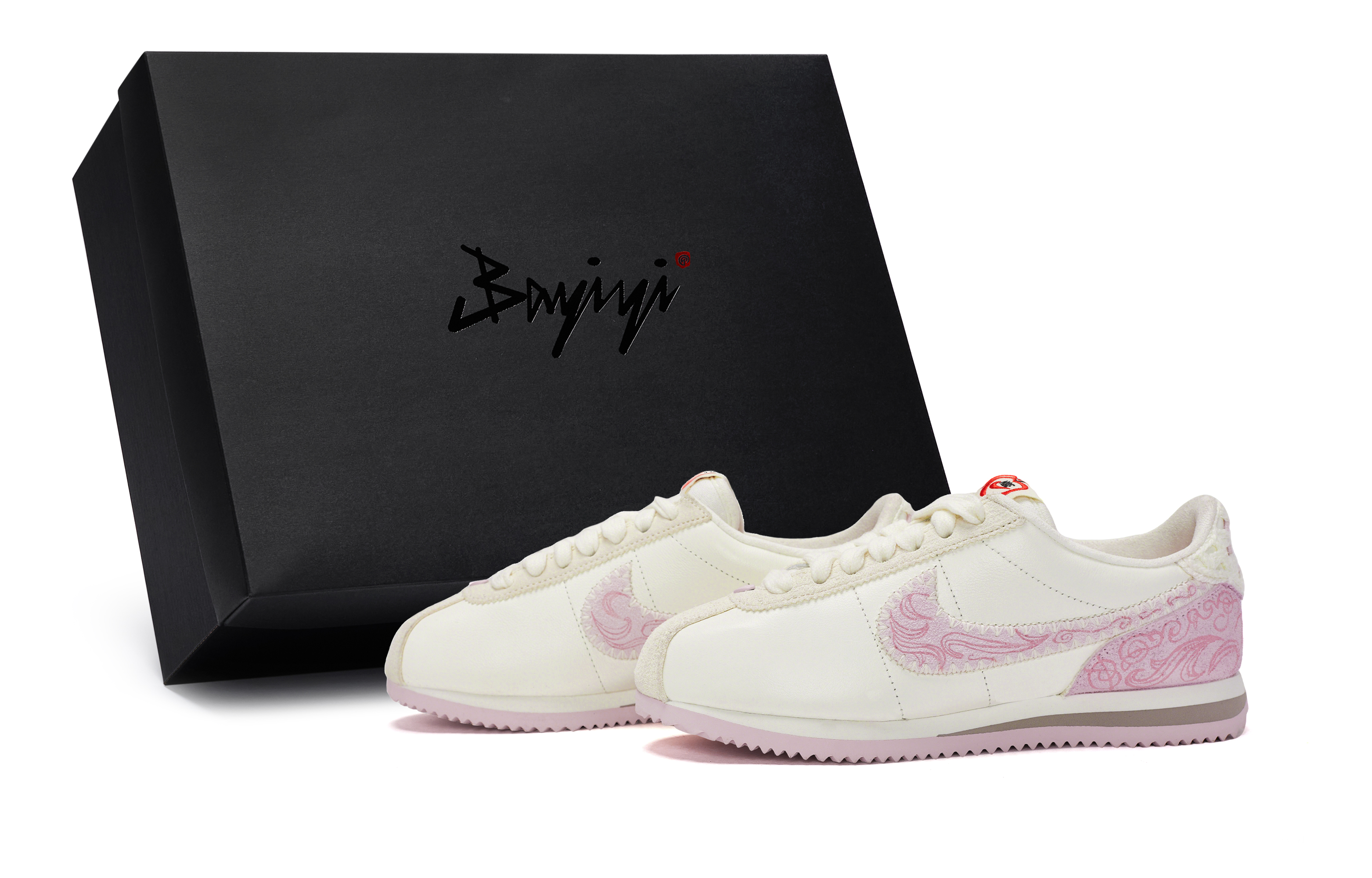 Nike Cortez Slip Resistant Abrasion Resistant Low top Running Shoes Women’s White Pink