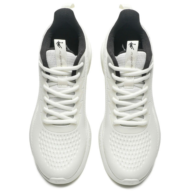 QIAODAN Slip Resistant Abrasion Resistant Low top Casual Running Shoes Men’s Ecru