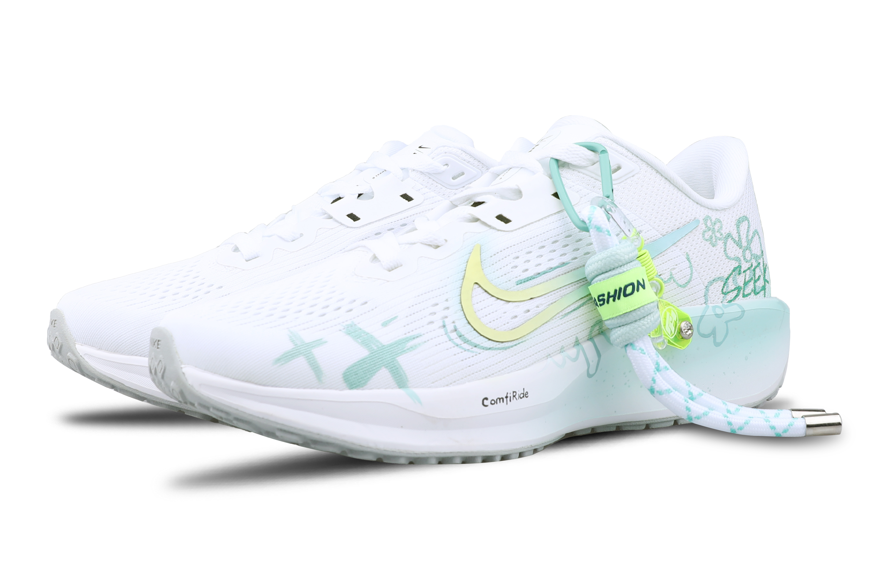 Nike Quest 6 Low top Running Shoes Unisex White Green
