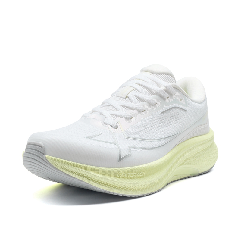 XTEP 2000km PLUS Running Shoes Women’s Low Top Classic White