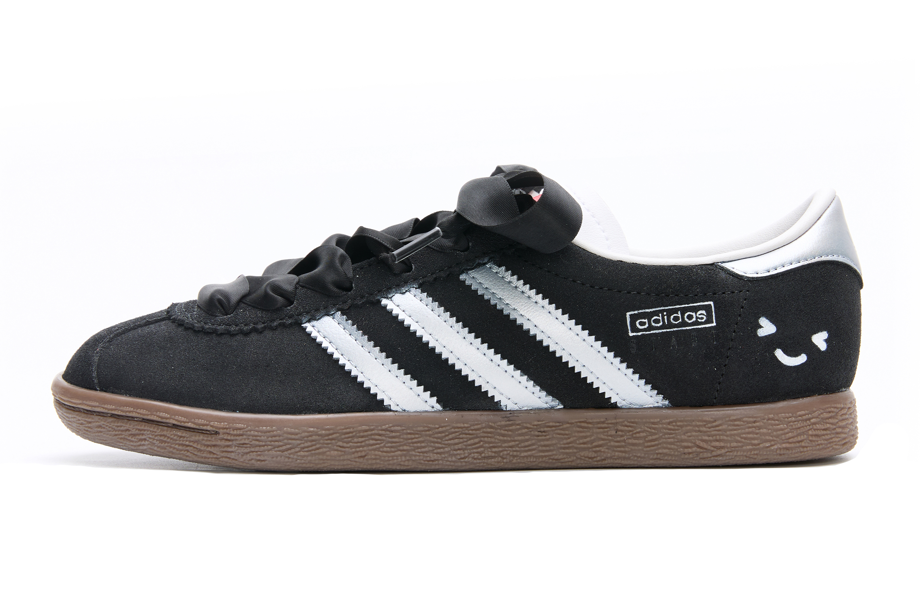 Adidas Originals Stadt Silver Satin Smiley Face German Army Trainers Unisex Black Silver