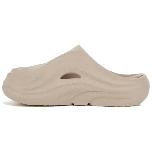 THE NORTH FACE FIORD Slip Resistant Abrasion Resistant Closed Toe Slippers Unisex Dark Beige