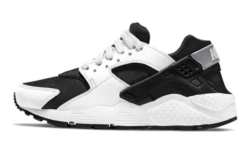 Nike Huarache Run 'Black White' Gs