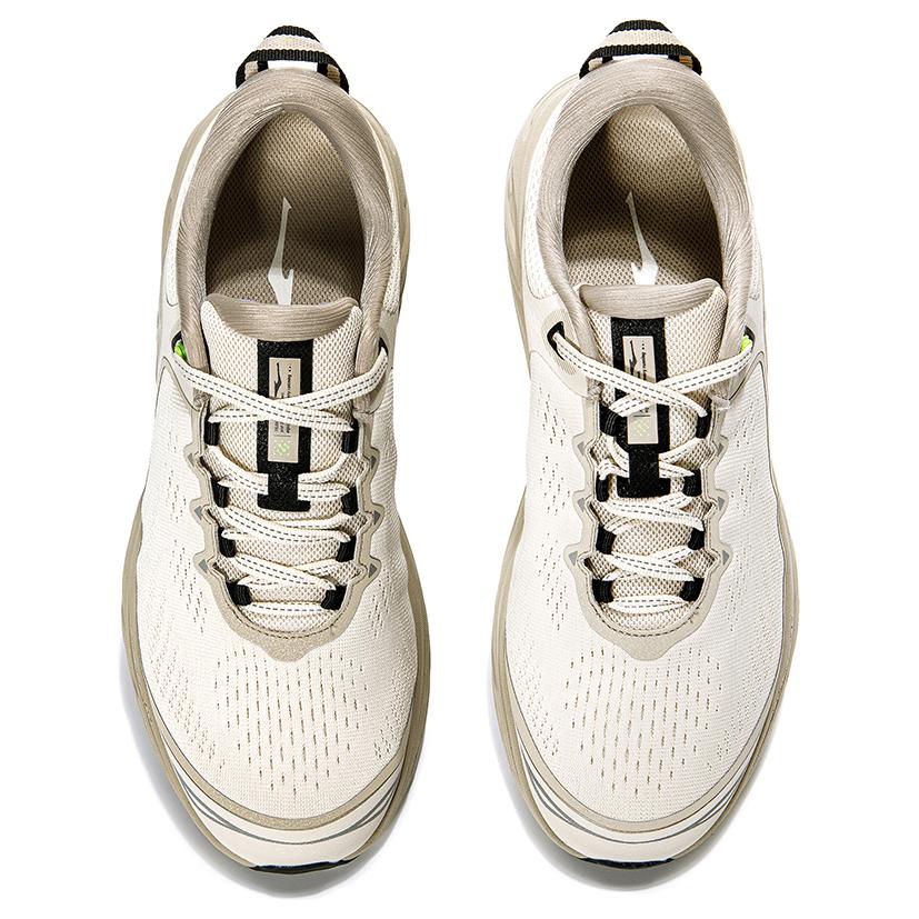 Erke Abrasion Resistant Breathable Low top Trail Running Shoes Men’s Beige Brown