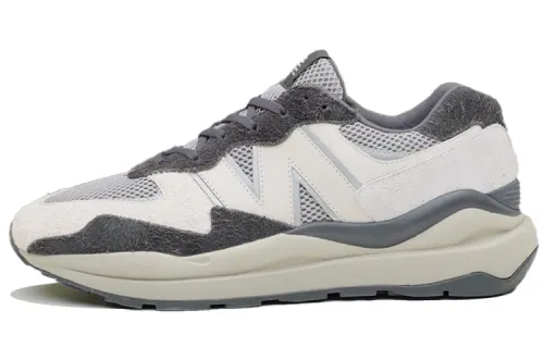 57/40 New Balance 'Grey Black' size? Exclusive