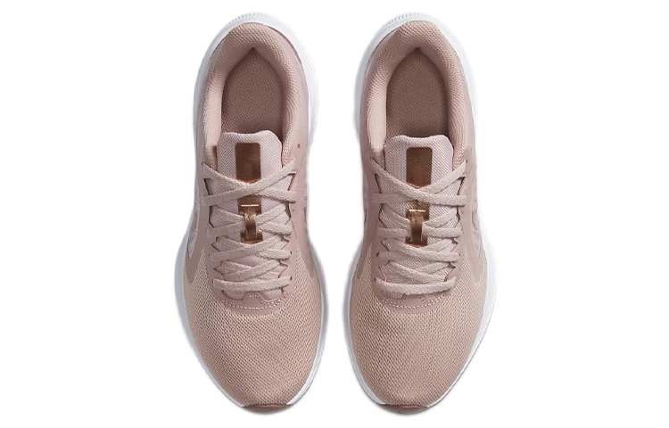 Женские кроссовки Nike Downshifter 10 (розово-белые) — фото 4