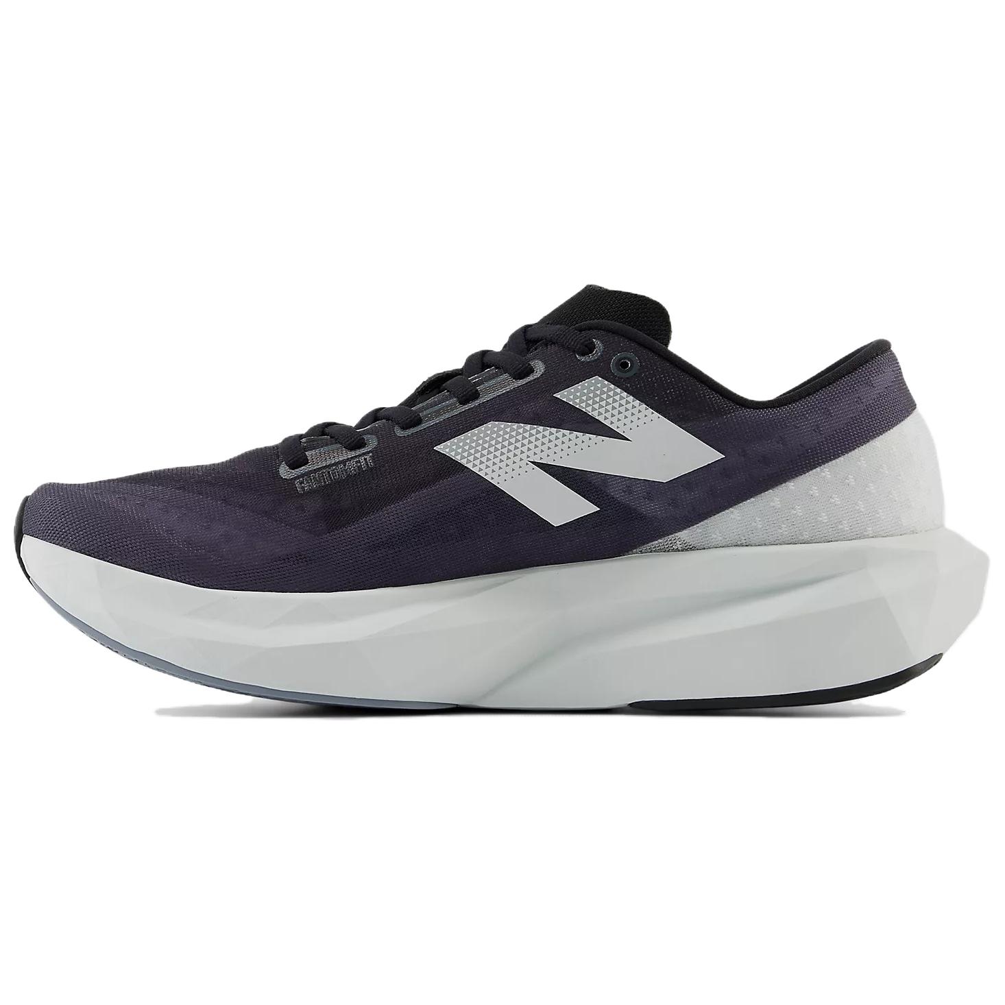 Мужские кроссовки New Balance FuelCell Rebel v4 (черно-белые)