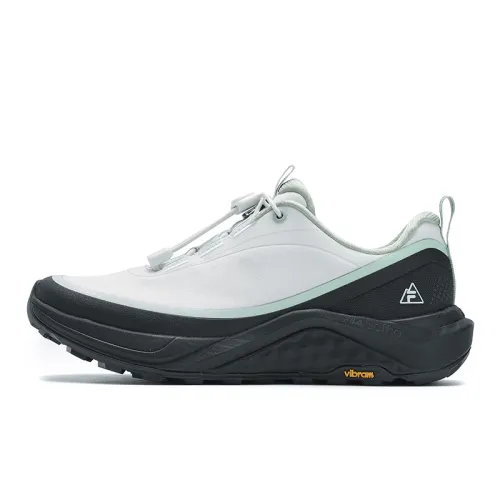 FILA WOLF Cushioning, Wear Resistant Low top Running Shoes Women's Outstanding White, Asphalt Gray