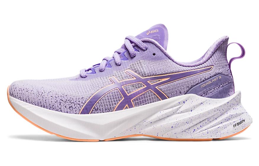 Женские кроссовки ASICS Novablast 3 LE (фиолетовые)