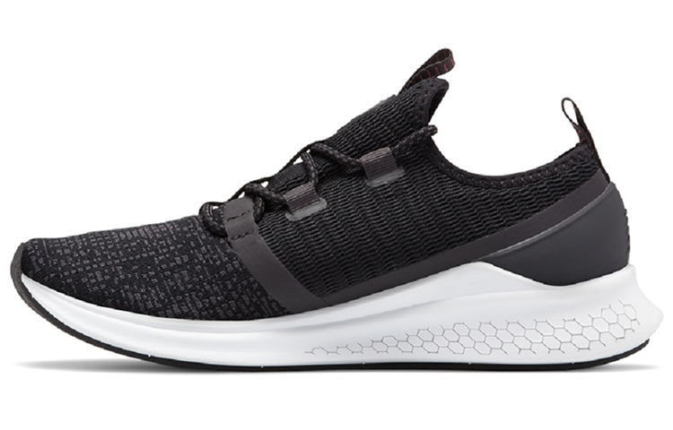 Женские кроссовки New Balance Lazr (черные)