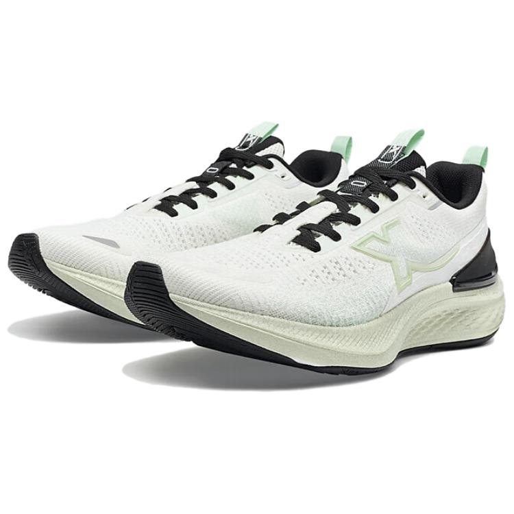 XTEP Cushioning Rebound Low top Running Shoes Men’s Beige Green
