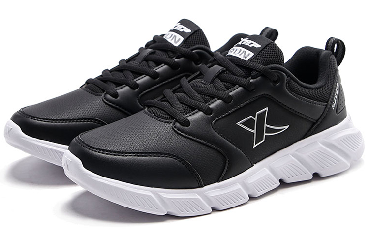XTEP Synthetic Leather Waterproof Low top Running Shoes Women’s Black
