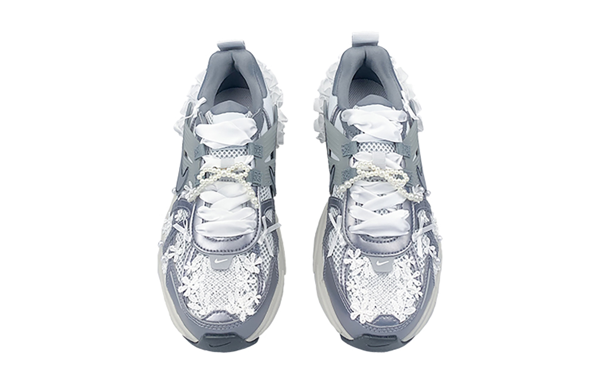 Nike V2K Run Abrasion Resistant Low top Running Shoes Women’s Gray Silver
